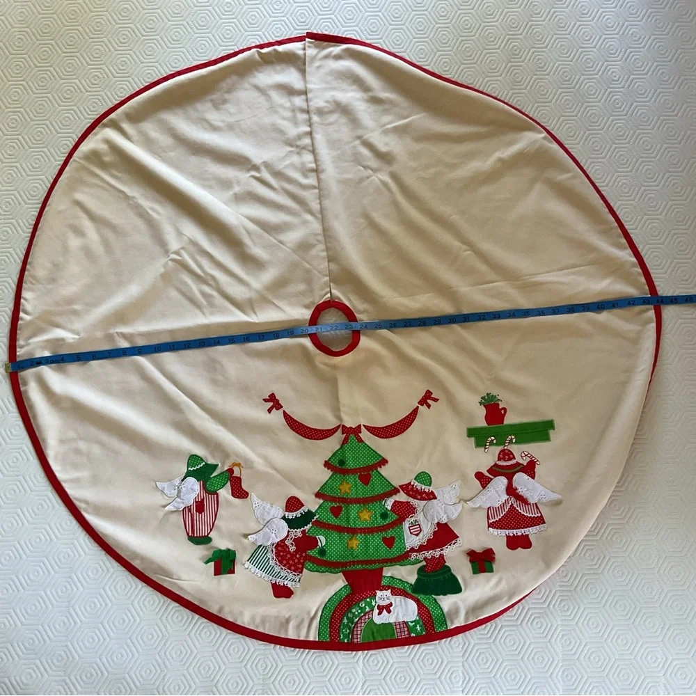 House of Hatten Christmas Tree Skirt Angel Scene Vintage